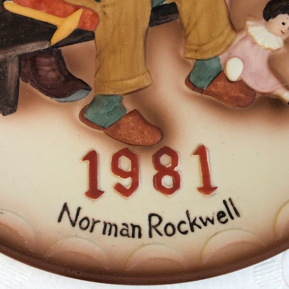 Norman Rockwell "The Shoemaker - 1981 Annual Collector's Plate - Picture 3 of 6